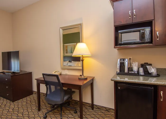 Holiday Inn Express And Suites Springfield Medical District By Ihg
